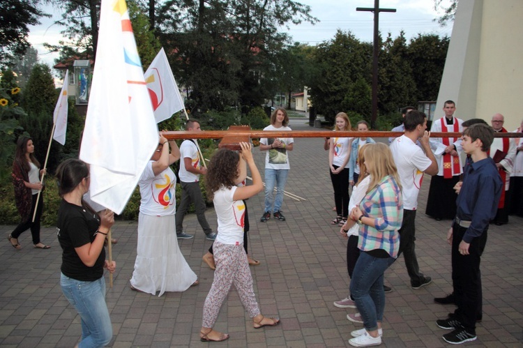 Powitanie symboli ŚDM w diecezji łowickiej