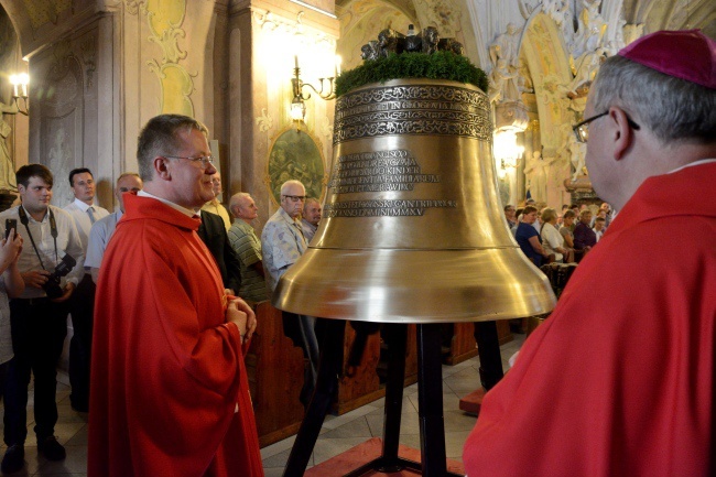 Poświęcenie dzwonów w Głogówku