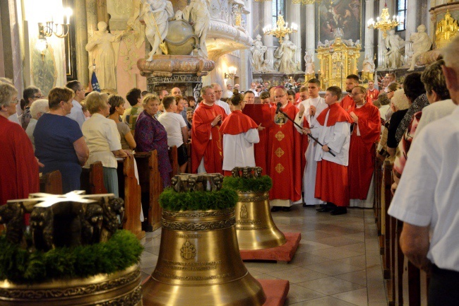 Poświęcenie dzwonów w Głogówku