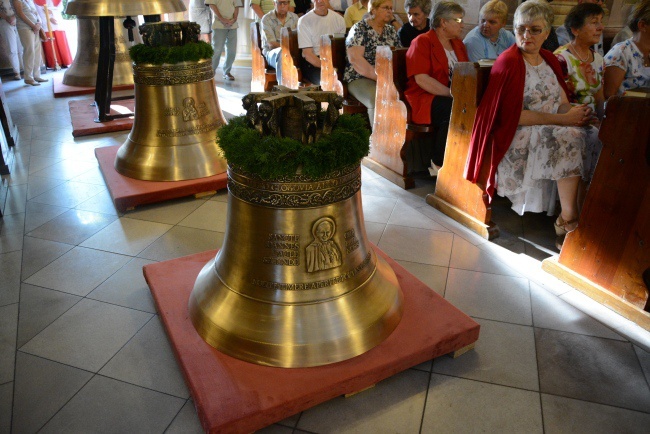 Poświęcenie dzwonów w Głogówku