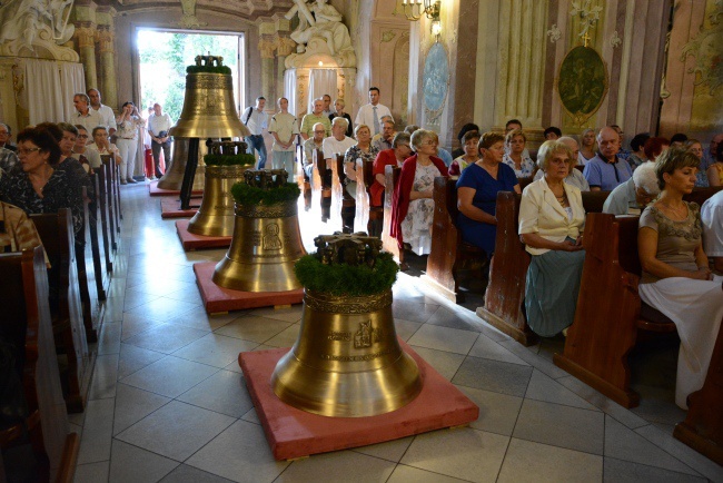 Poświęcenie dzwonów w Głogówku