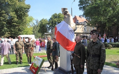 Poświęcenie pomnika "Inki"