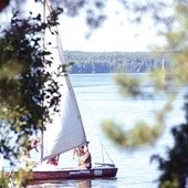  Żeglowanie na Zalewie Sulejowskim to niezapomniane spotkanie z naturą