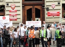 Pikieta w obronie Narodowego Programu Zdrowia Psychicznego