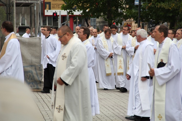 Pielgrzymka Księży Archidiecezji Katowickiej do katedry