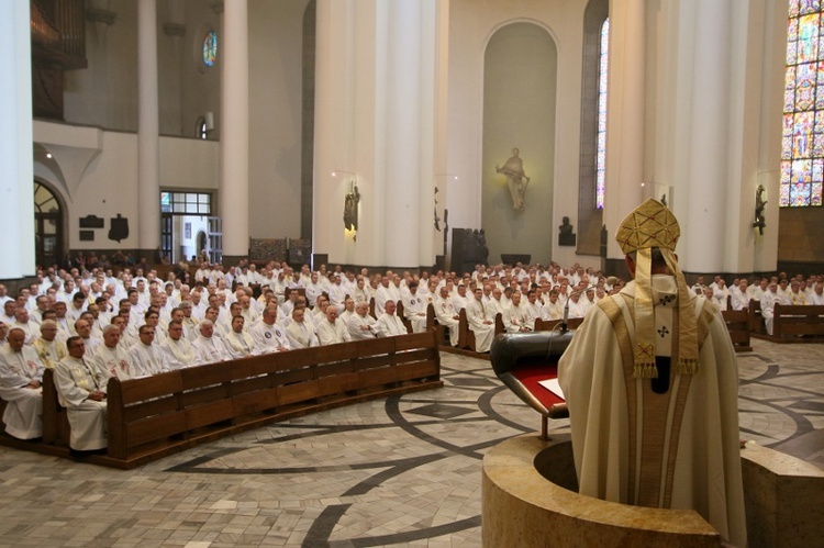 Pielgrzymka Księży Archidiecezji Katowickie do katedry - cz. 2