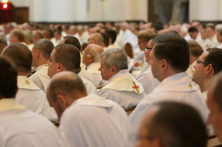 Pielgrzymka Księży Archidiecezji Katowickie do katedry - cz. 2