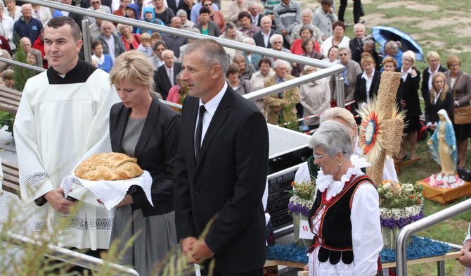 Msza św. odpustowa tradycyjnie połączona była z dożynkami