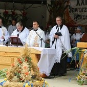 Wspólne błogosławieństwo zakończyło ekumeniczne dożynkowe dziękczynienie za chleb