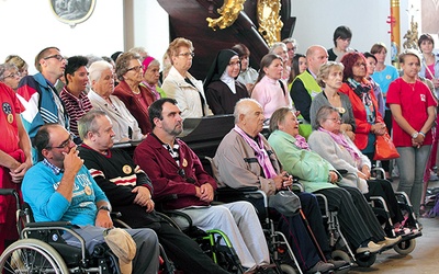  Bazylika wypełniła się chorymi z całego Dolnego Śląska