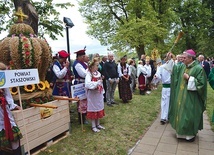 Wieńce dożynkowe poświęcił bp K. Nitkiewicz