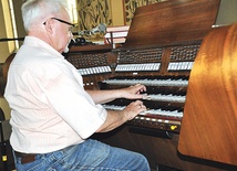  Alfred Bączkowicz przy organach