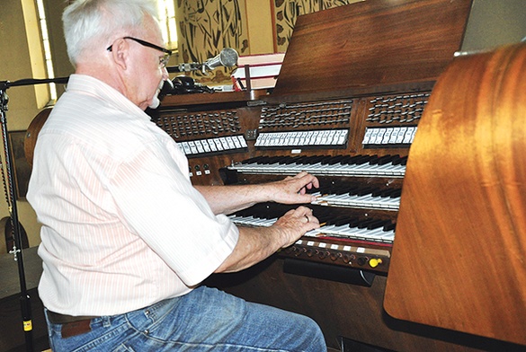  Alfred Bączkowicz przy organach