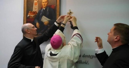 Media są jak misjonarze