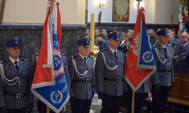 W uroczystości wzięły udział poczty sztandarowe