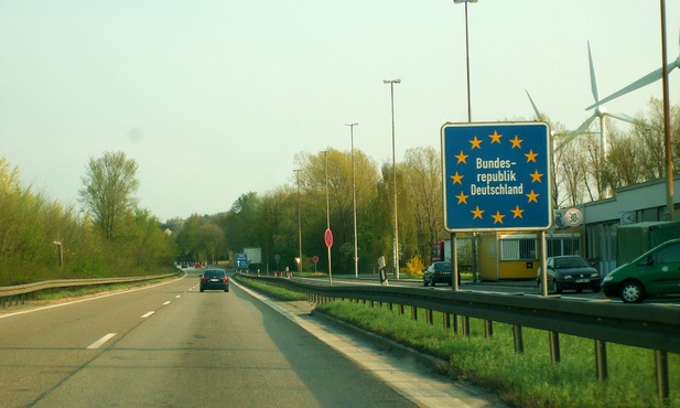 Niemcy przywracają kontrole na granicach
