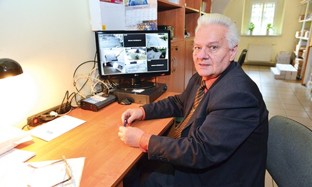 Zdzisław Uchański jest znany każdemu, kto odwiedza kurię, gdzie pracuje na tzw. furcie