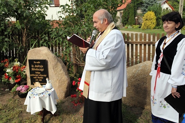 Poświęcenie tablicy upamiętniającej bp. Śliwińskiego