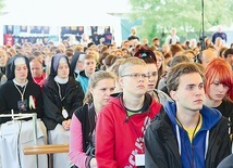  Dziś, w dobie kryzysu wartości i autorytetów, znacznie trudniej wychowywać