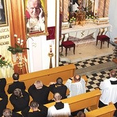  Bp Roman Pindel przewodniczył procesji i modlitwie na Kaplicówce