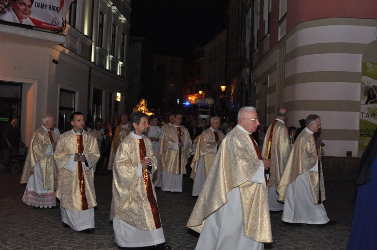 Procesja z tarnowską Pietą