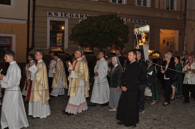 Procesja z tarnowską Pietą