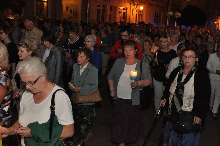 Procesja z tarnowską Pietą