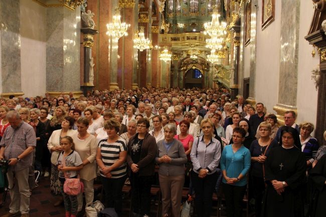 Przybyli do Matki