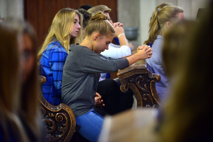 Wolontariusze w Wambierzycach na modlitwie