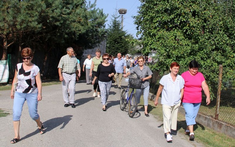 Pielgrzymka rowerowa młodzieży z okręgu dąbrowskiego do Zabawy