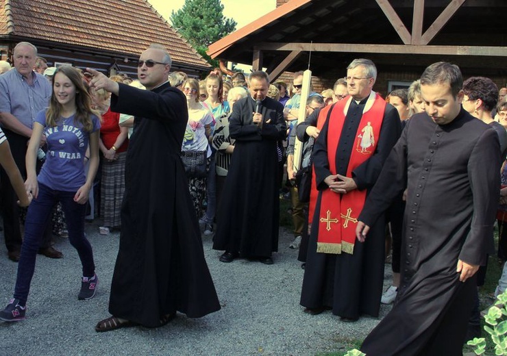 Pielgrzymka rowerowa młodzieży z okręgu dąbrowskiego do Zabawy