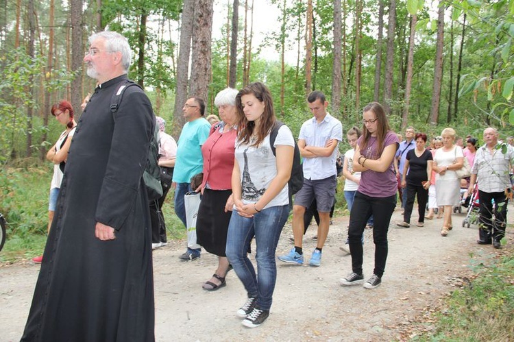 Pielgrzymka rowerowa młodzieży z okręgu dąbrowskiego do Zabawy