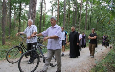 Pielgrzymka rowerowa młodzieży z okręgu dąbrowskiego do Zabawy