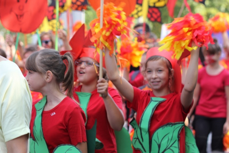 Skierniewicka parada otwierająca ŚKOiW w 2015 roku