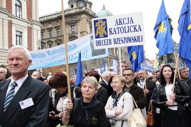 Marsz Akcji Katolickiej z pl. Matejki na Rynek Główny