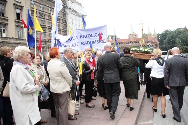 Marsz Akcji Katolickiej z pl. Matejki na Rynek Główny