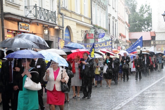 Marsz Akcji Katolickiej z pl. Matejki na Rynek Główny