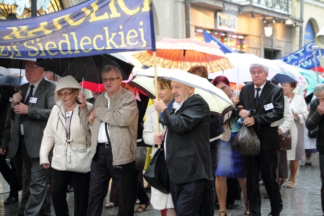 Marsz Akcji Katolickiej z pl. Matejki na Rynek Główny