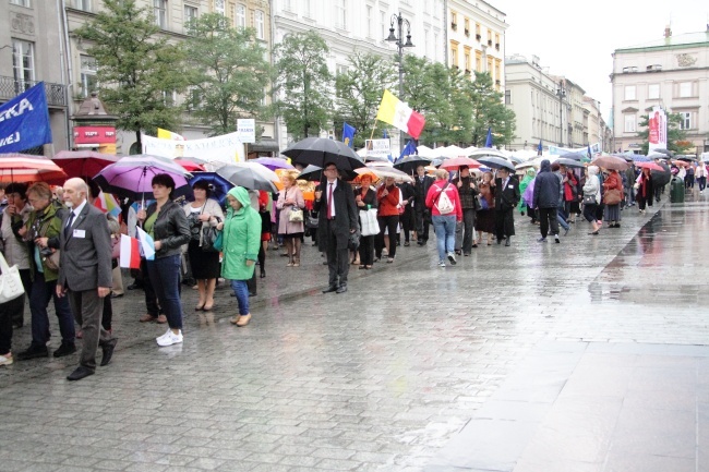 Marsz Akcji Katolickiej z pl. Matejki na Rynek Główny