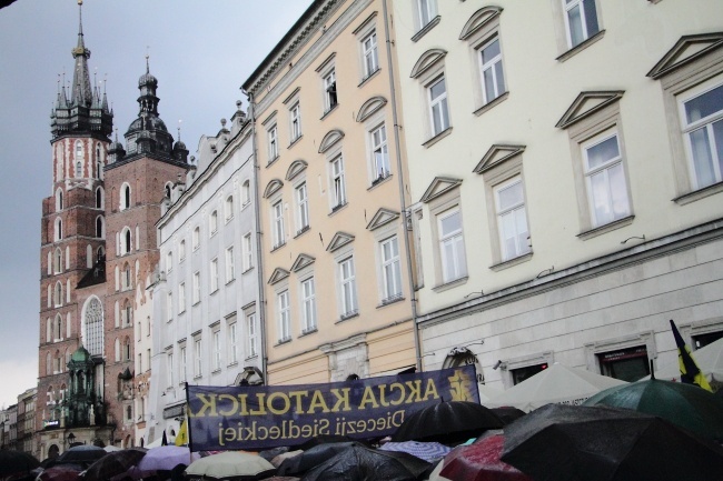 Marsz Akcji Katolickiej z pl. Matejki na Rynek Główny