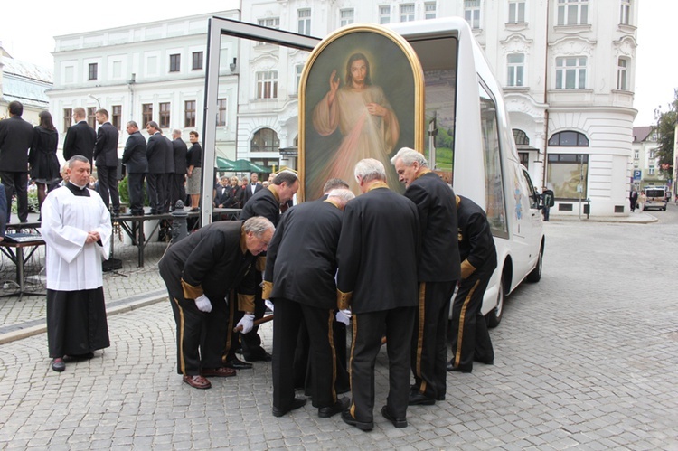 Obraz Jezusa Miłosiernego już przyjechał do Cieszyna! - cz. 1