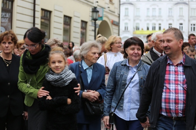 Powitanie obrazu Jezusa Miłosiernego w kościele św. Marii Magdaleny w Cieszynie