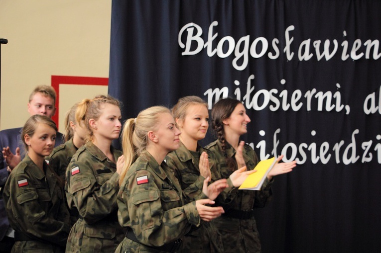 Symbole ŚDM w łęczyckich szkołach