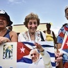 19.09.2015.Hawana.Kuba. Grupa kubańskich kobiet oczekuje na przejazd papieża Franciszka. 