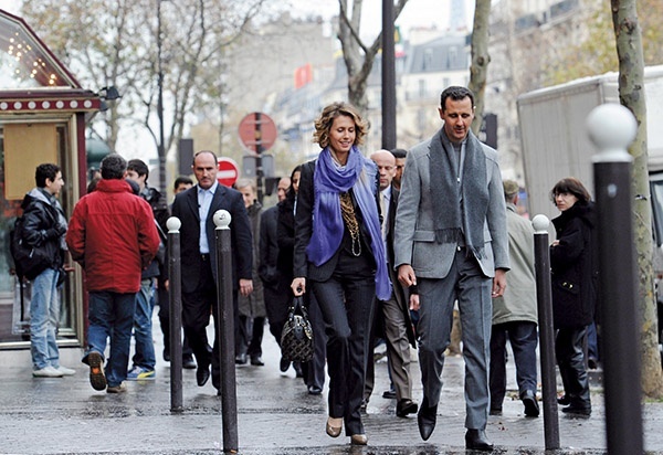 Baszar Al-Asad z żoną Asmą  w Paryżu w 2010 r.