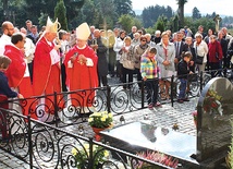 Przy grobie błogosławionego kapłana zebrali się wierni z Polski, Niemiec i Czech