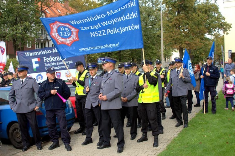 Protest służb mundurowych w Olsztynie