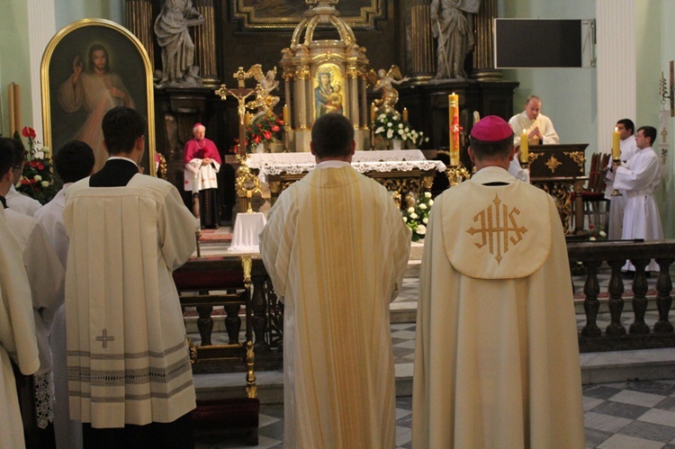 Wprowadzenie Znaków Miłosierdzia do kościoła św. Marii Magdaleny w Cieszynie