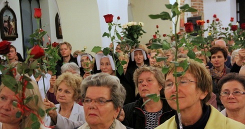 Róże zakwitły dla św. Rity