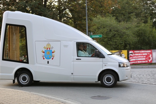 Zawierzenie szkół katolickich i parafii św. Marii Magdaleny